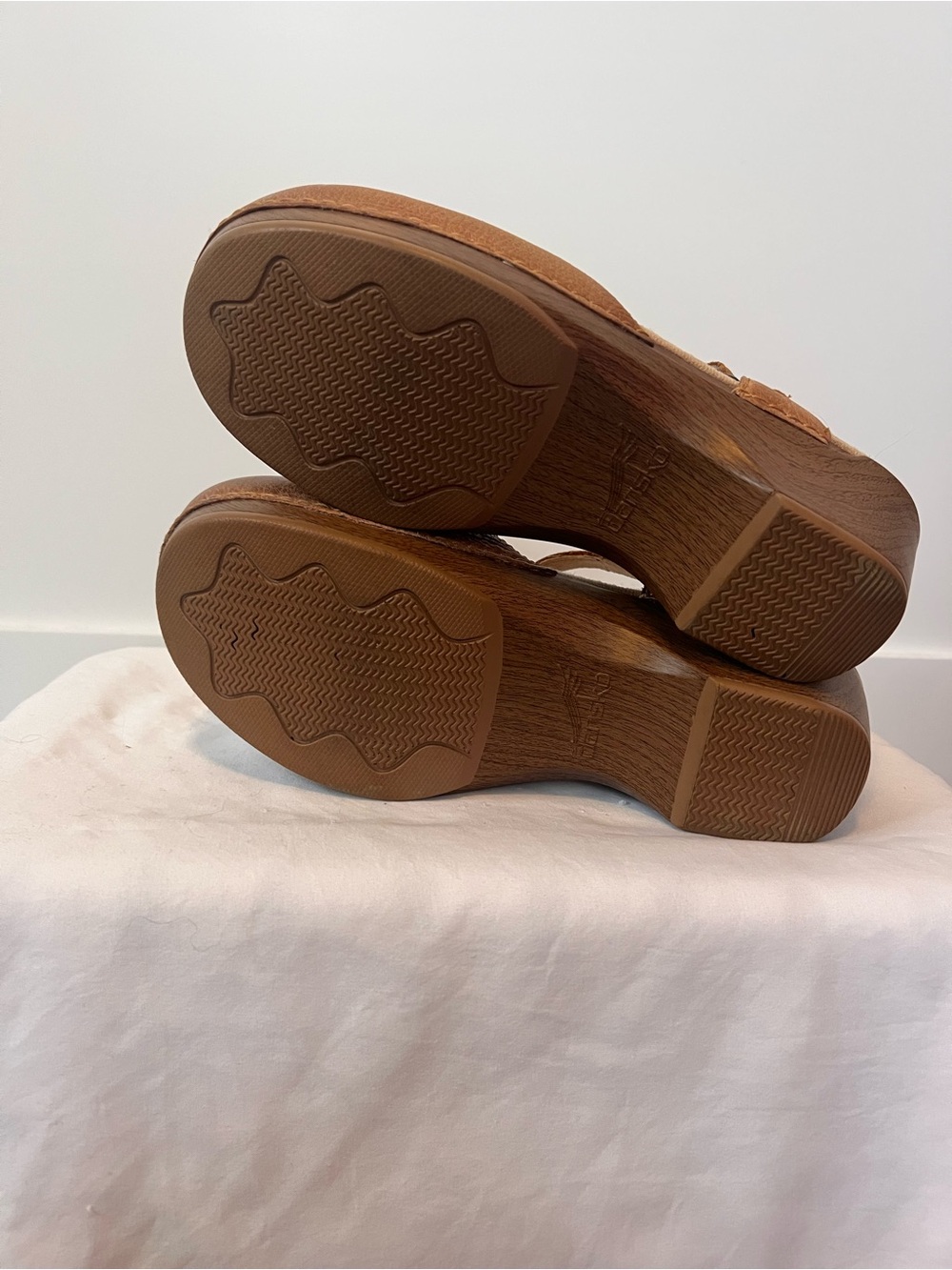 Dansko Women’s Tan Leather Closed-Toe Clog Mules with Ankle Strap - Picture 5 of 6